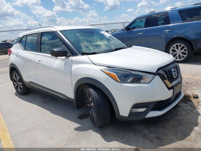  Salvage Nissan Kicks