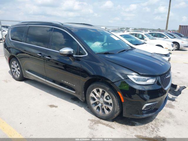  Salvage Chrysler Pacifica