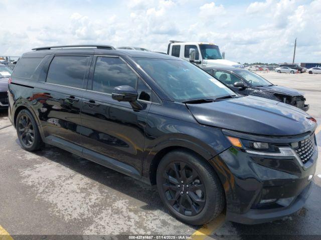  Salvage Kia Carnival
