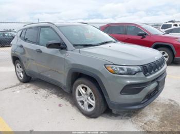  Salvage Jeep Compass