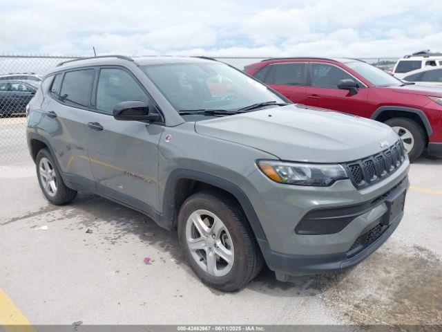  Salvage Jeep Compass