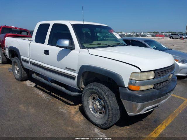  Salvage Chevrolet Silverado 2500