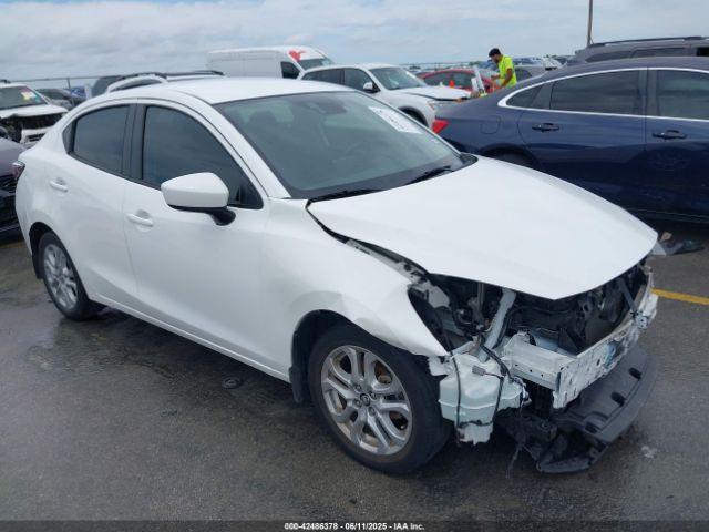 Salvage Toyota Yaris