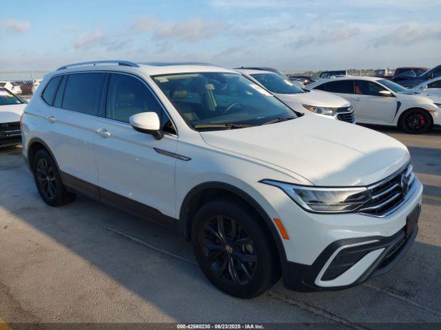  Salvage Volkswagen Tiguan