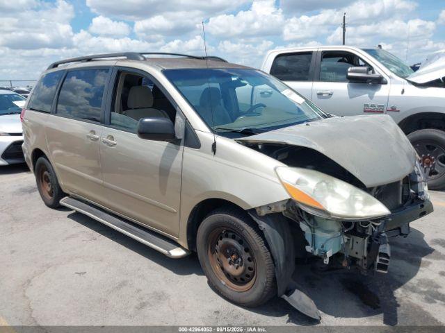  Salvage Toyota Sienna