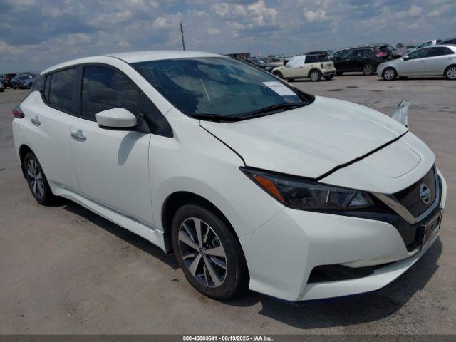  Salvage Nissan LEAF