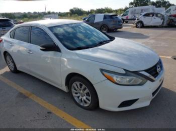  Salvage Nissan Altima