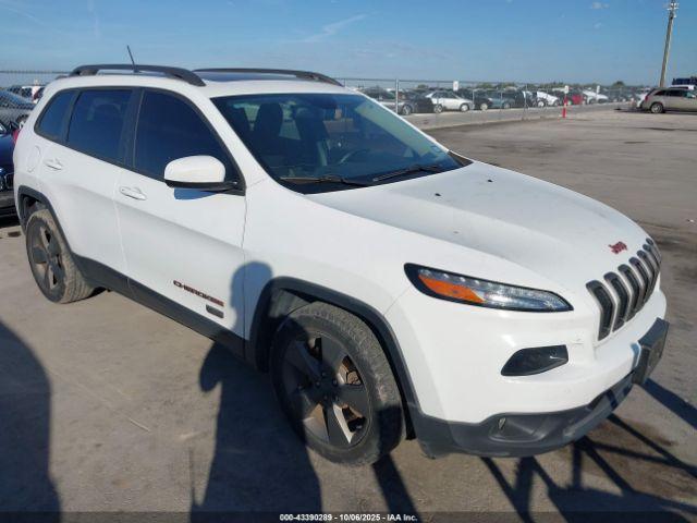  Salvage Jeep Cherokee