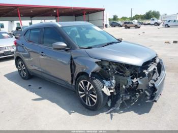  Salvage Nissan Kicks