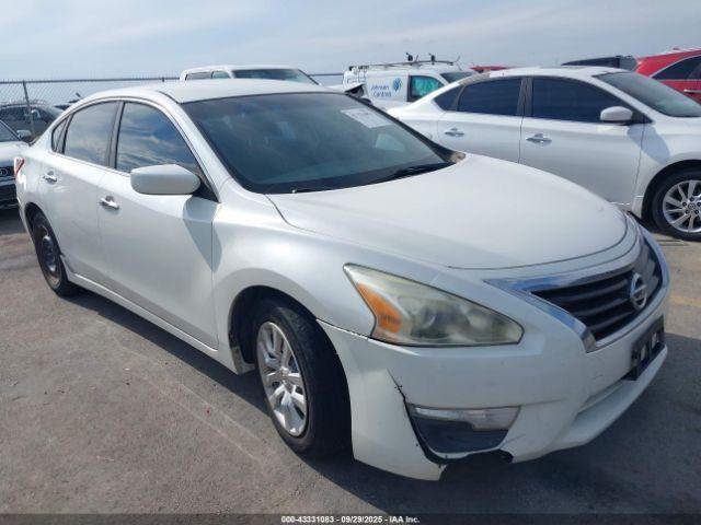  Salvage Nissan Altima
