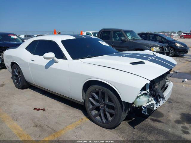  Salvage Dodge Challenger
