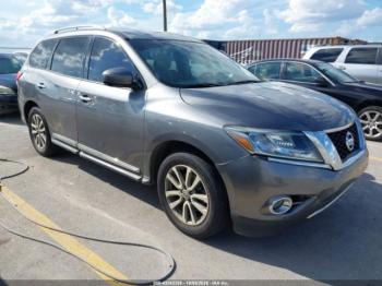  Salvage Nissan Pathfinder