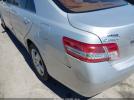 Toyota Camry Le Image 5