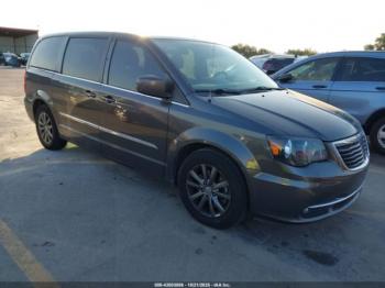  Salvage Chrysler Town & Country