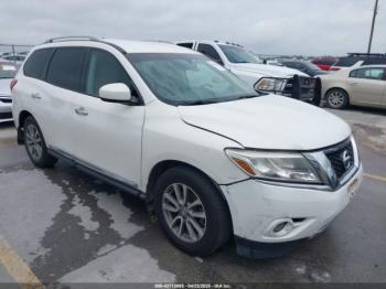  Salvage Nissan Pathfinder
