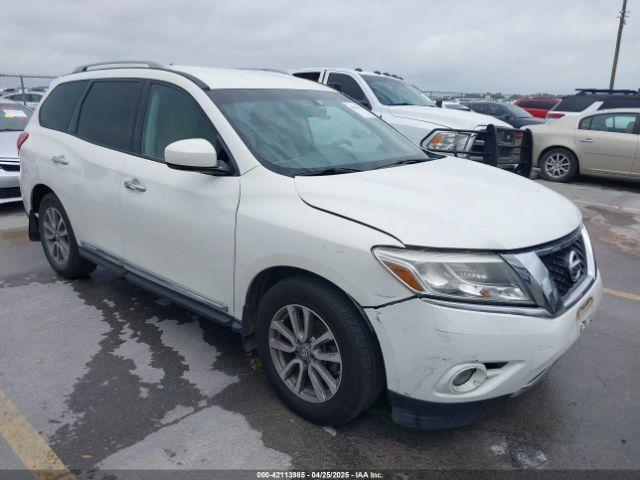  Salvage Nissan Pathfinder