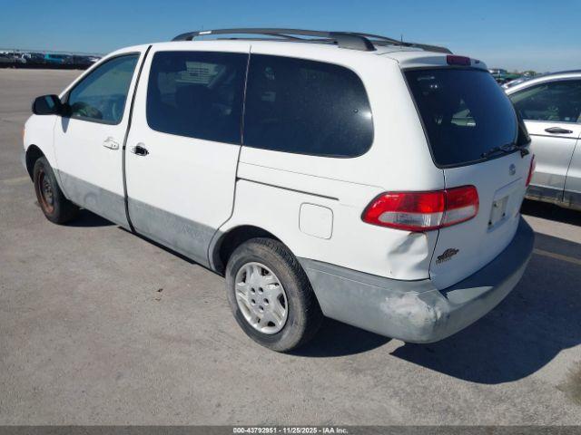 Toyota Sienna Ce Image 2