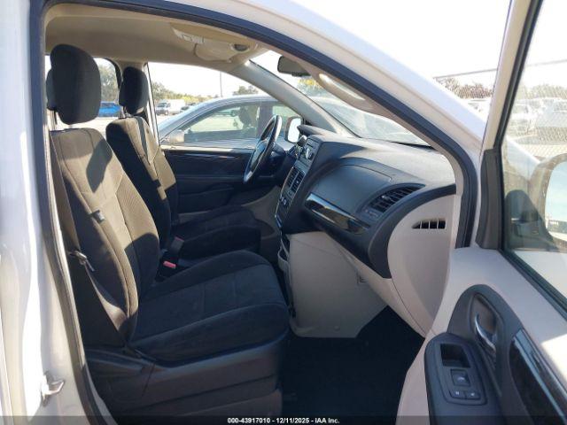 Dodge Grand Caravan Image 8