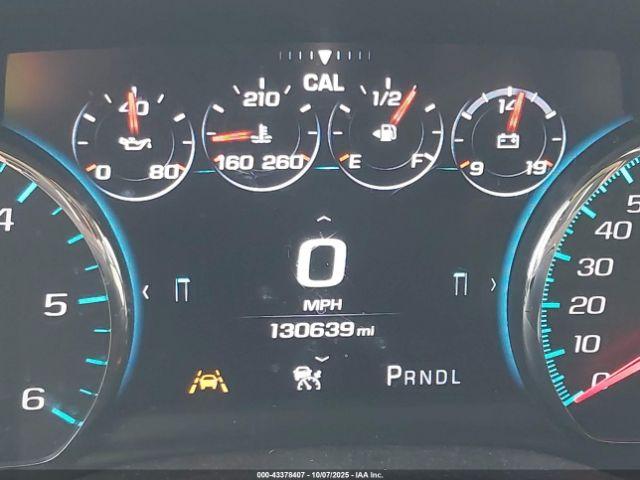 GMC Yukon Denali Image 12