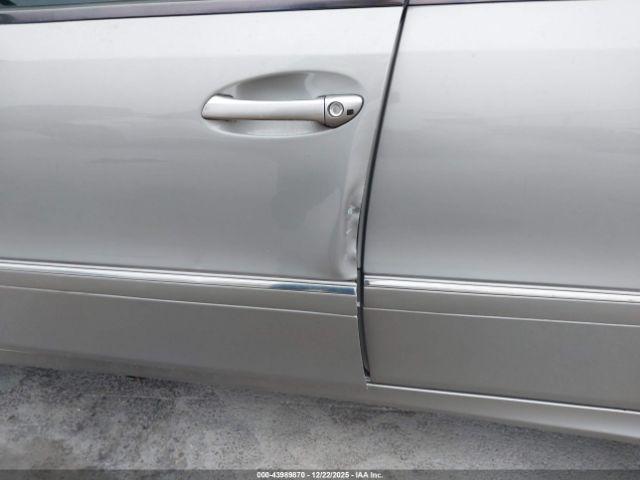 Mercedes-Benz E-Class Image 11