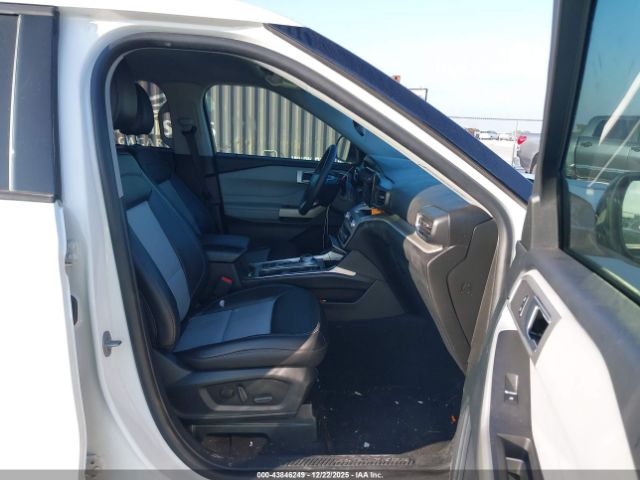 Ford Explorer Xlt Image 8