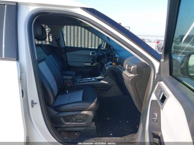 Ford Explorer Xlt Image 8