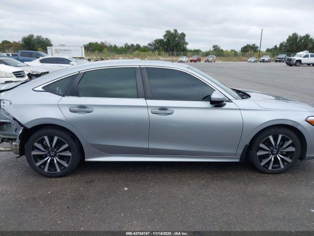 Honda Civic Image 12