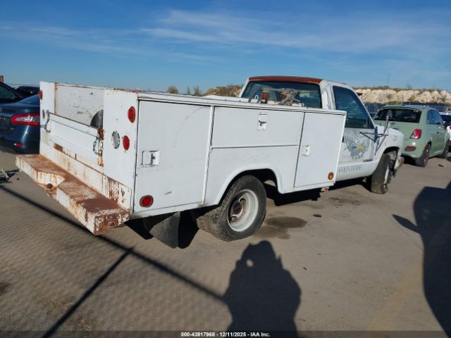 GMC Sierra C3500 Image 12