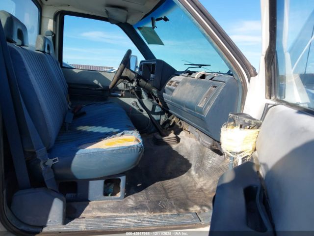 GMC Sierra C3500 Image 9