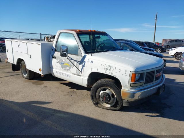 GMC Sierra C3500 Image 2