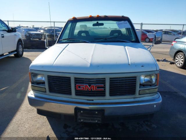 GMC Sierra C3500 Image 8