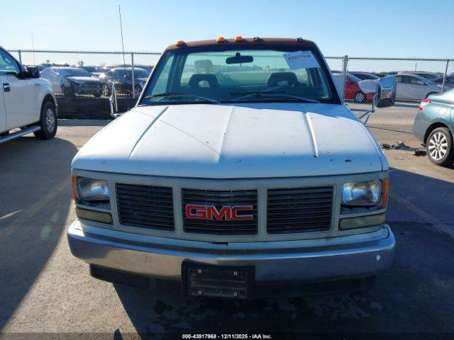 GMC Sierra C3500 Image 8