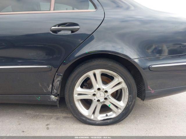 Mercedes-Benz E-Class 4matic Image 8