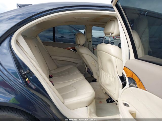 Mercedes-Benz E-Class 4matic Image 16