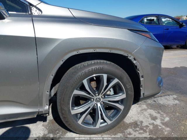 Lexus RX Image 18