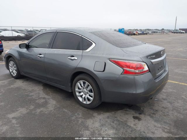 Nissan Altima Image 14