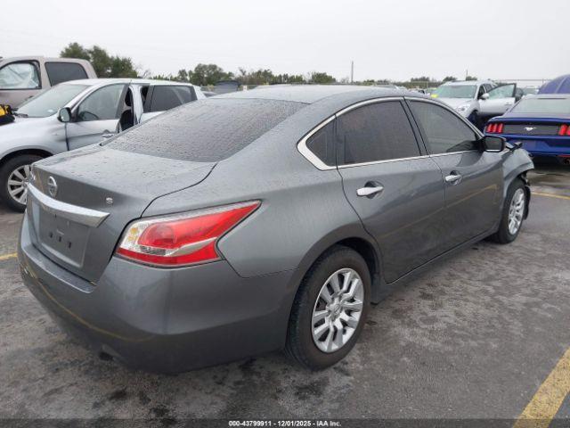 Nissan Altima Image 8