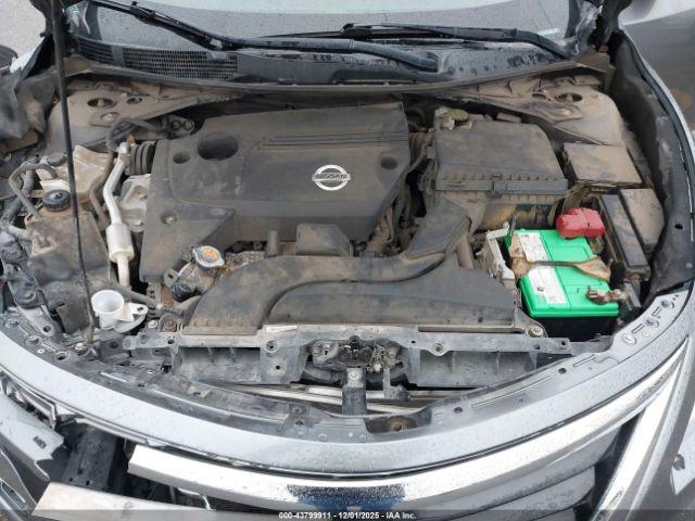 Nissan Altima Image 9
