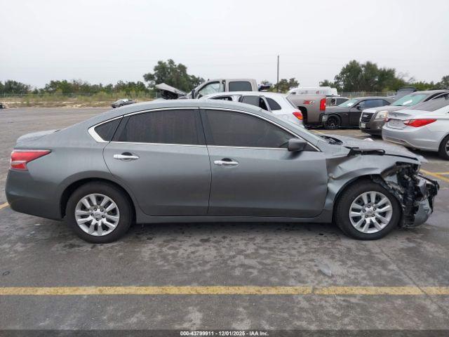 Nissan Altima Image 3