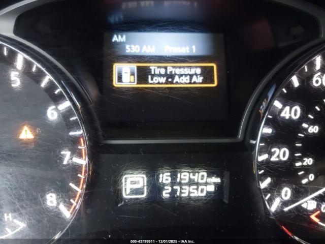 Nissan Altima Image 17