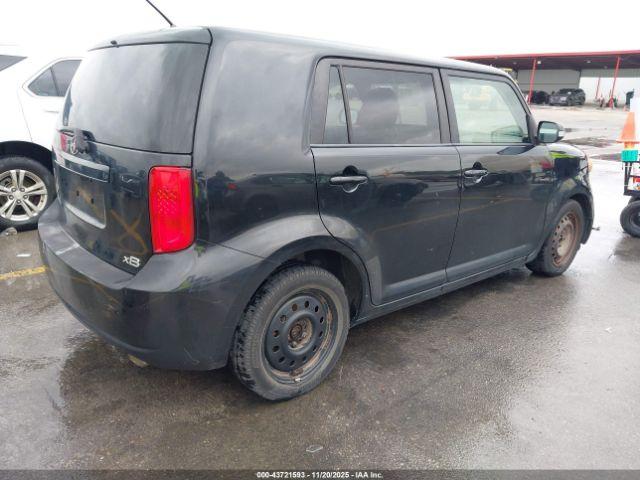 Scion xB Image 9