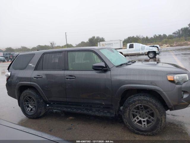 Toyota 4Runner Trd Off Road Image 9