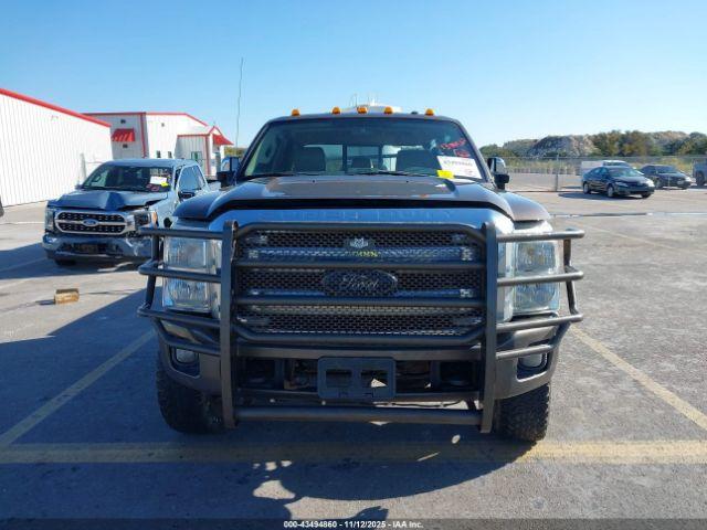Ford F-350 Lariat Image 18