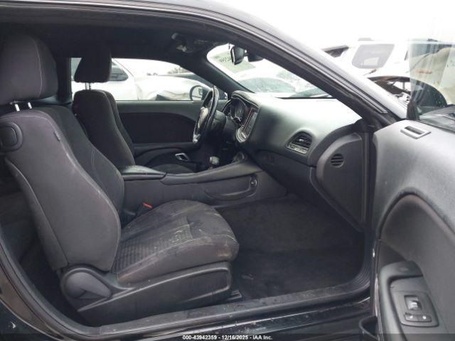 Dodge Challenger Sxt Image 4