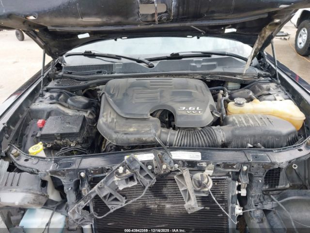 Dodge Challenger Sxt Image 9