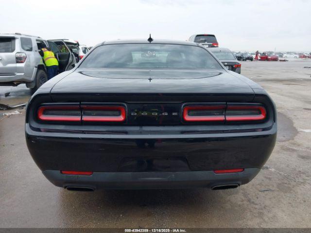 Dodge Challenger Sxt Image 14