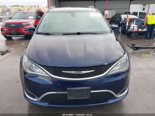 Chrysler Pacifica Touring L Plus Image 13