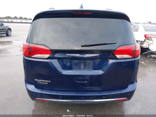 Chrysler Pacifica Touring L Plus Image 17