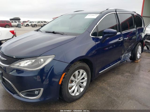 Chrysler Pacifica Touring L Plus Image 16