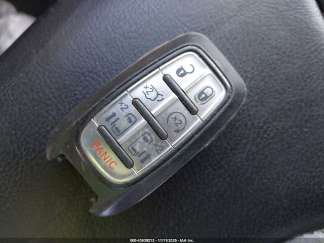 Chrysler Pacifica Touring L Image 17